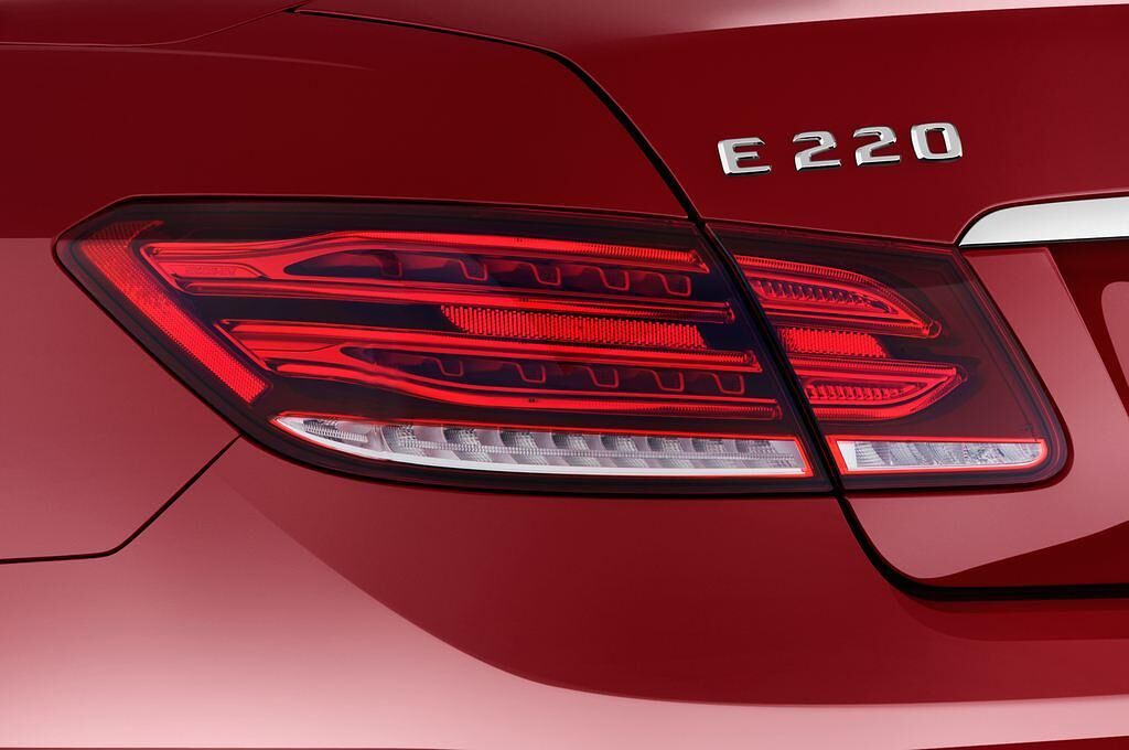 Mercedes E-Class (Baujahr 2015) - 2 Türen Rücklicht