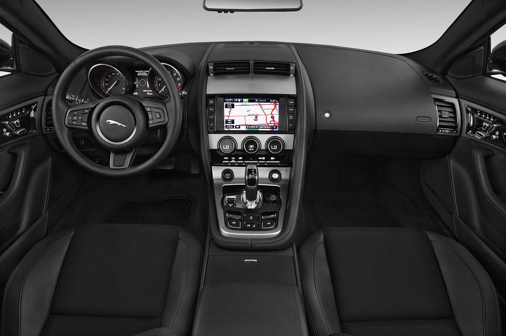 Jaguar F-Type (Baujahr 2014) - 2 Türen Cockpit und Innenraum
