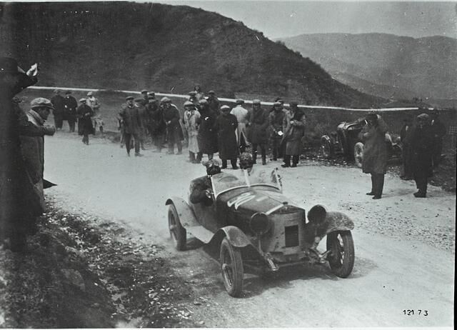 Unter anderem in den 1920er-Jahren feierte Alfa Romeo Erfolge im Motorsport. Hier der 6C Super Sport im Einsatz bei der Mille Miglia 1928