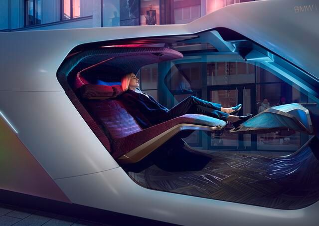 Die Studie soll zeigen, wie in wenigen Jahren auch BMW-Fahrer möglicherweise durch die Städte rollen: autonom und vollständig vernetzt mit ihrer Umgebung