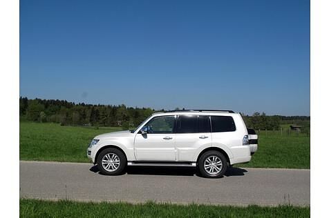 Mitsubishi Pajero 3.2 Di-D - Platz für bis zu sieben Personen