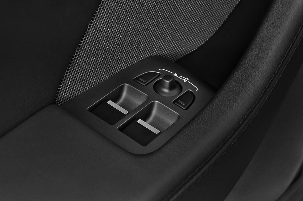 Jaguar F-Type (Baujahr 2015) S 3 Türen Bedienungselemente Tür