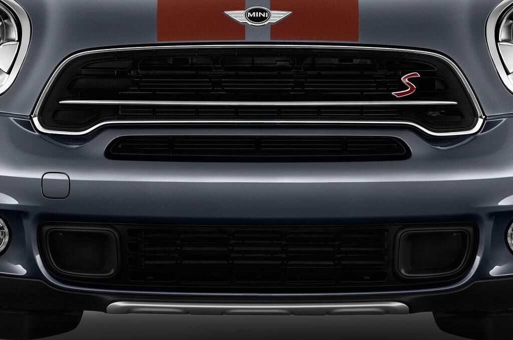 MINI Countryman (Baujahr 2016) Cooper S 5 Türen Kühlergrill und Scheinwerfer