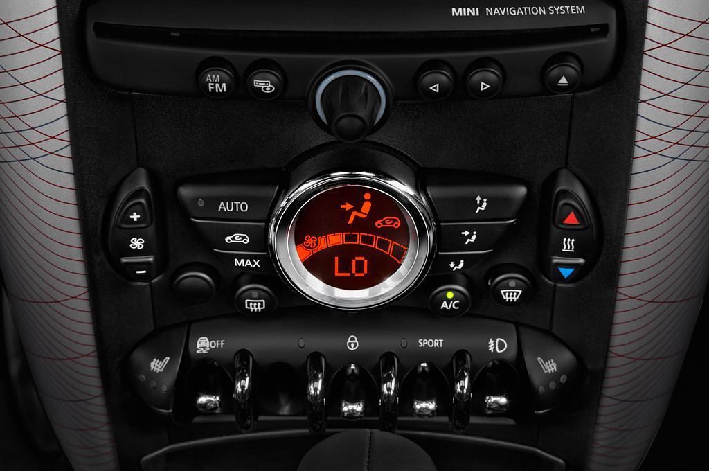 MINI Countryman (Baujahr 2016) Cooper S 5 Türen Temperatur und Klimaanlage