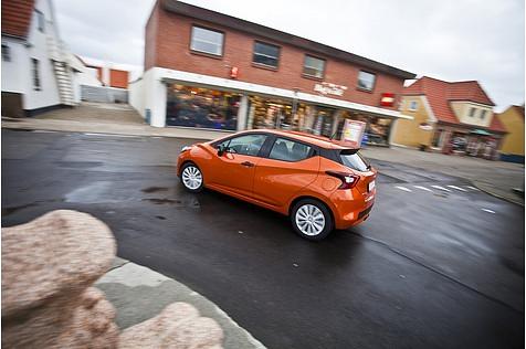 Der Nissan Micra 2017 0.9 i-GT ist mit einem aufgewogenen Fahrwerk unterwegs