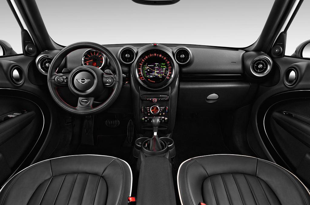 MINI Countryman (Baujahr 2016) Cooper S 5 Türen Cockpit und Innenraum