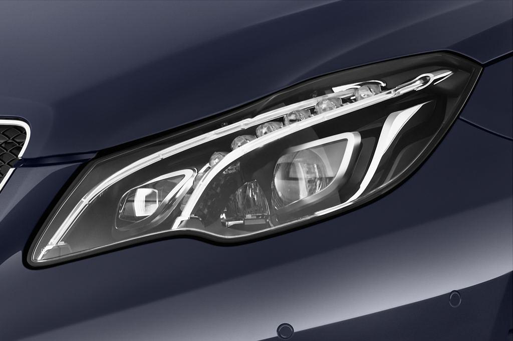Mercedes E-Class (Baujahr 2015) - 2 Türen Scheinwerfer