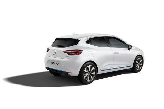 Der Hybrid-Clio – er trägt die Bezeichnung „E-Tech“ am Heck – soll nicht mehr kosten als das Pendant mit Dieselmotor und Automatik