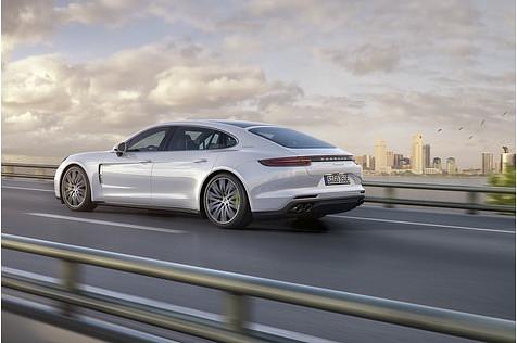 Porsche Panamera Executive - Allradantrieb ist serienmäßig