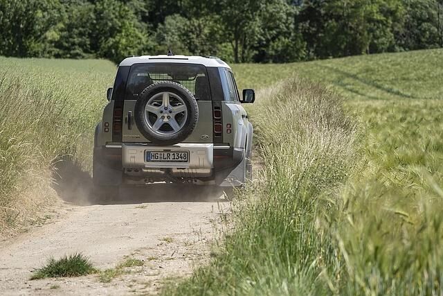 Zwei Sperren und jede Menge Offroad Technik - das ist der Land Rover Defender