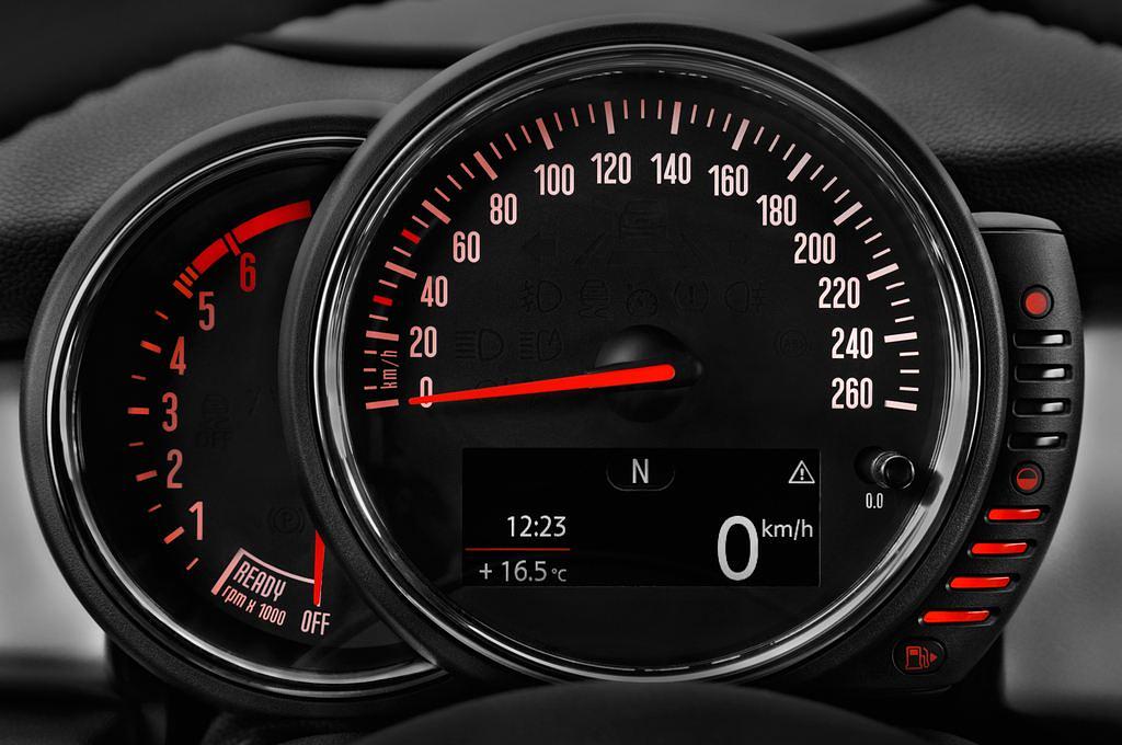 MINI MINI (Baujahr 2017) Cooper S 2 Türen Tacho und Fahrerinstrumente