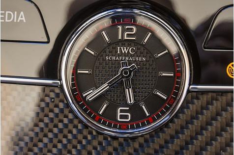 Die analoge IWC-Uhr ist sehr edel