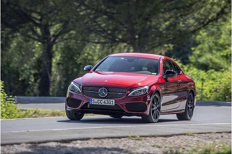 In Kurven bleibt das Mercedes AMG C43 4Matic Coupé berechenbar