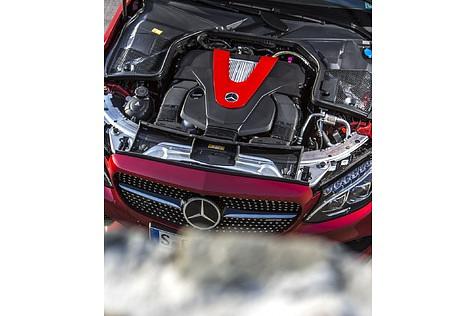 Der V6-Bi-Turbo leistet 270 kW / 367 PS