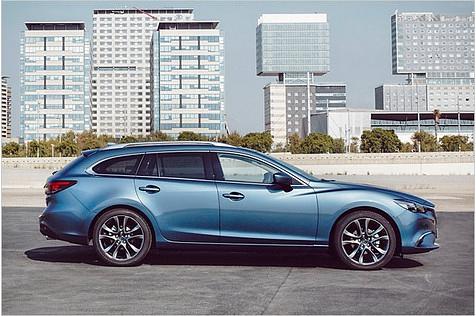 Sowohl das Stufenheck als auch der Kombi des Mazda 6 werden zum gleichen Preis angeboten