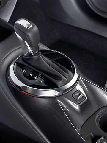 Über den D-Mode-Schalter in der Mittelkonsole kann man im Nissan Juke den Sportmodus aktivieren