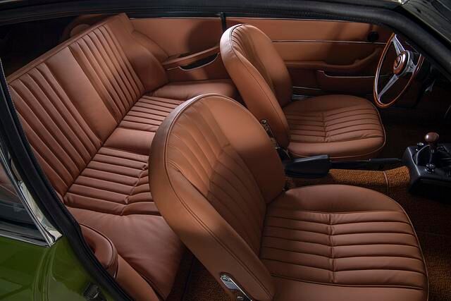 Wie in der Originalversion bietet auch der restaurierte 2800 GTS wieder hellbraune Ledersitze