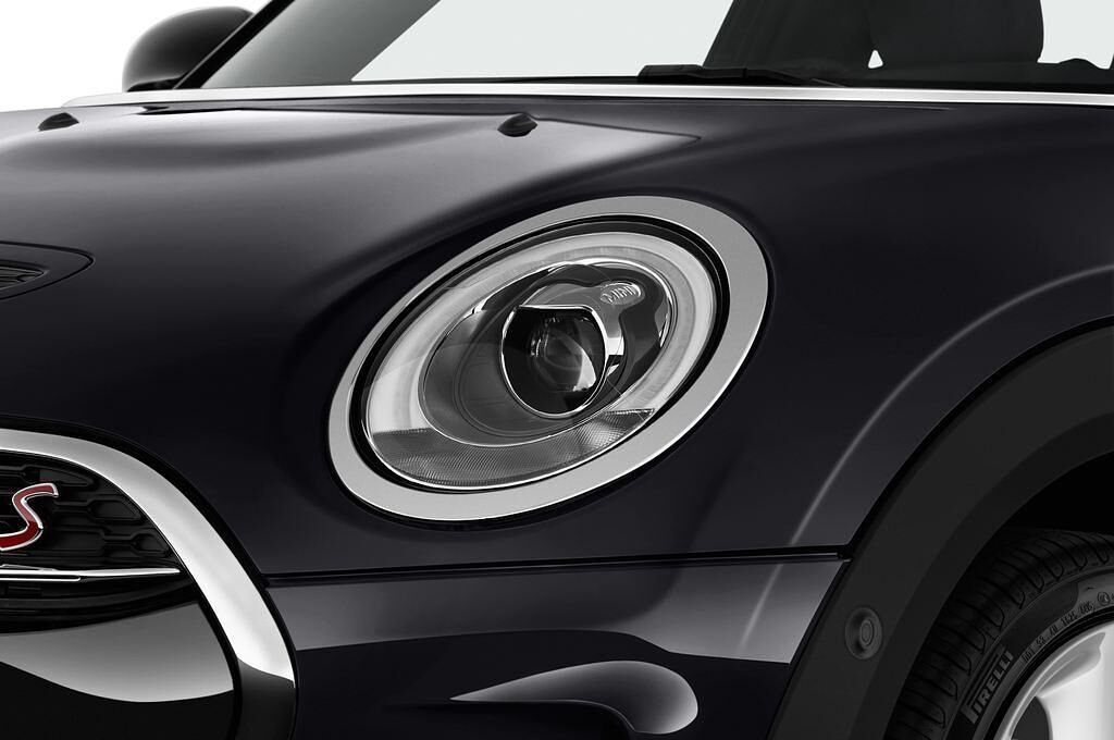 MINI Clubman (Baujahr 2017) Cooper SD 5 Türen Scheinwerfer