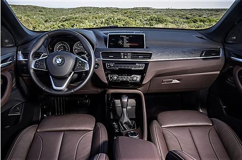 BMW bemüht sich das Cockpit wertig zu gestalten