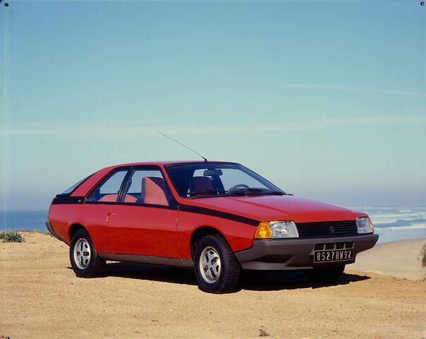 Als erstes neues Renault-Modell seit dem Coupé Caravelle setzt der Renault Fuego nicht auf einen Typencode, sondern einen Modellnamen
