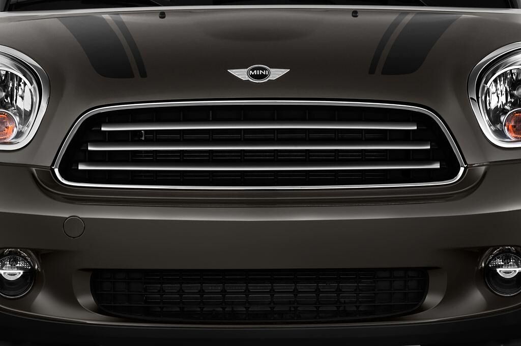 MINI Countryman (Baujahr 2013) Cooper 5 Türen Kühlergrill und Scheinwerfer