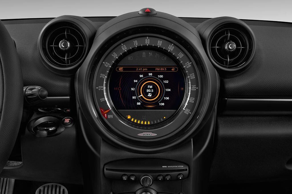 MINI Countryman (Baujahr 2015) John Cooper Works 5 Türen Radio und Infotainmentsystem