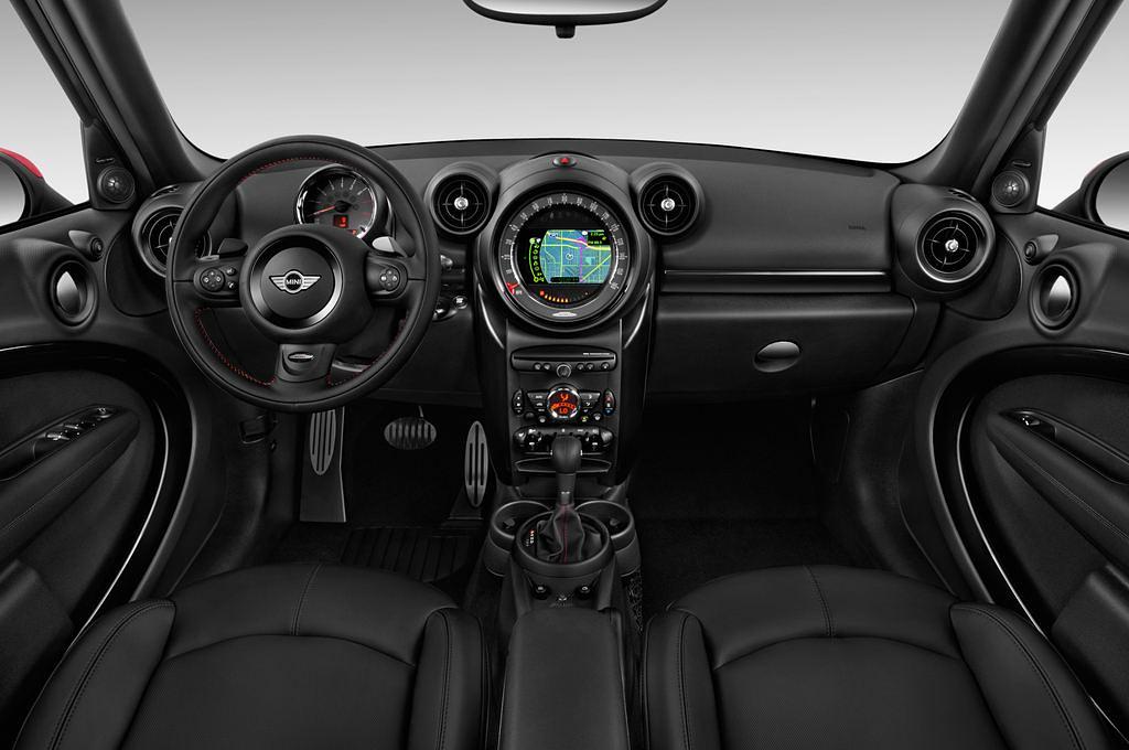 MINI Countryman (Baujahr 2015) John Cooper Works 5 Türen Cockpit und Innenraum