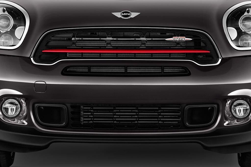 MINI Countryman (Baujahr 2015) John Cooper Works 5 Türen Kühlergrill und Scheinwerfer
