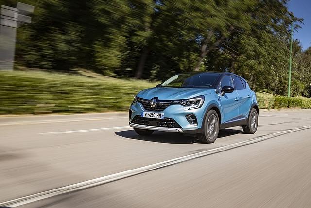 Der Renault Captur E-Tech Plug in Hybrid ist recht straff gefedert