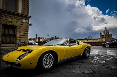 Der Lamborghini Miura hat Klappscheinwerfer