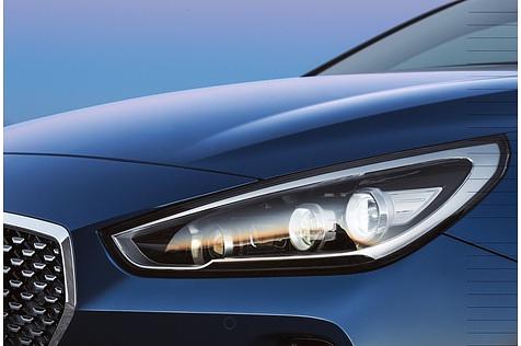 Voll-LED-Scheinwerfer prägen die Front des Hyundai i30