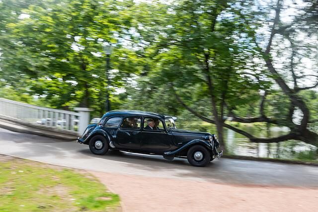Auch den Citroen Traction gab es nach dem Krieg auf dem Schwarzmarkt oder nach der Währungsreform von 1948 gegen harte neue Deutsche Mark