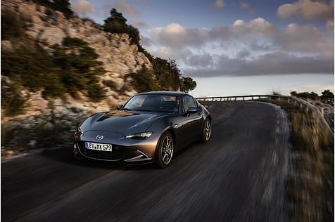 Mazda MX-5 RF 2.0 - LED-Scheinwerfer sind serienmäßig