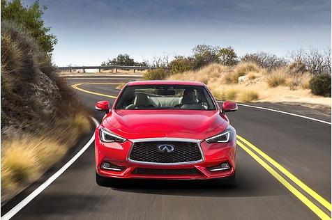 Der Infiniti Q60 wiegt 1.722 Kilogramm.