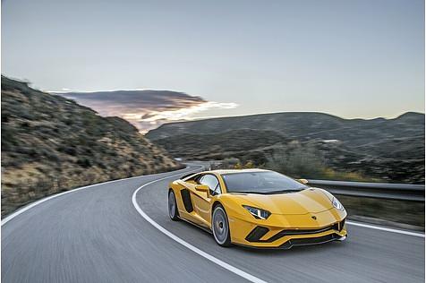 Der Lamborghini Aventador S wird bei 350 km/h abgeregelt