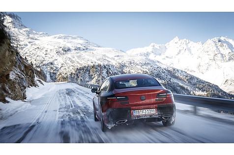 7,4 Zentimeter breiter als sein Vorgänger ist das Mercedes E-Klasse Coupé.