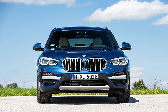 Der BMW X3 xDrive30e kostet mindestens 56.247,89