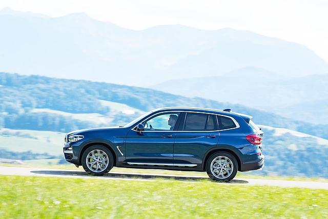 Der BMW X3 xDrive30e verbraucht 2,4 l/100 km