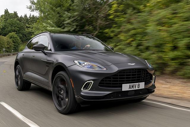 Der Aston Martin DBX soll in einer eigenen Liga fahren und kein Klon bestehender SUVs sein
