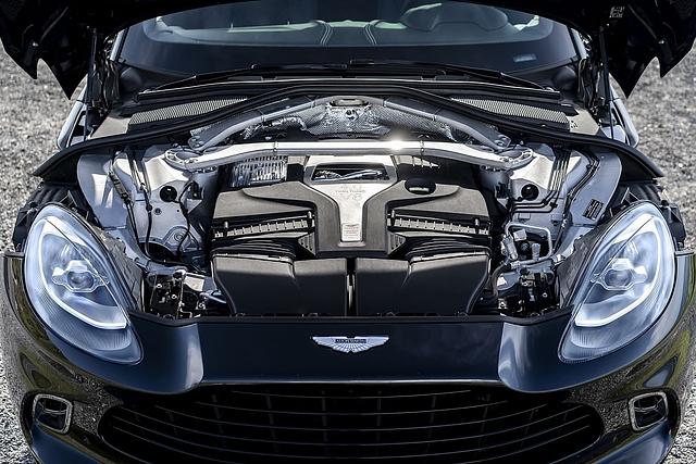 Der AMG-V8-Biturbo leistet 405 kW / 550 PS