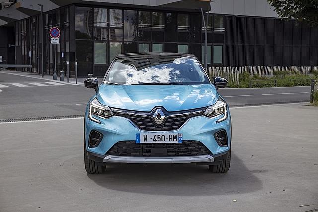 Die rein elektrische Reichweite beträgt 54 Kilometer