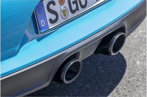 Beim GTS immer an Bord: Sportauspuff mit schwarzen Endrohren