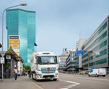 Lkw Parkchaos entlang der deutschen Autobahnen - Gefahrenzone Autobahn