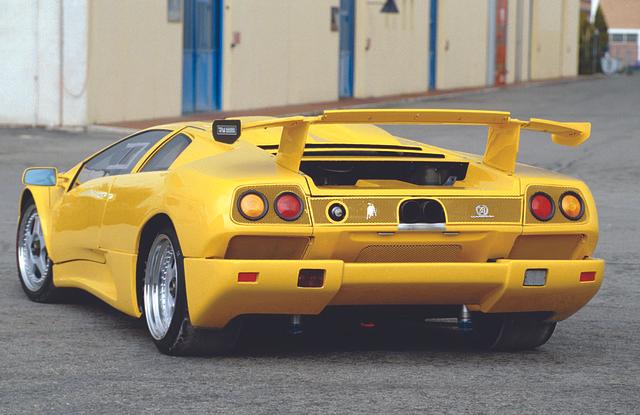 Der 1995 vorgestellte Jota mit 427 kW/580 PS war eine adrenalinhaltige Antwort auf den Ferrari F50 