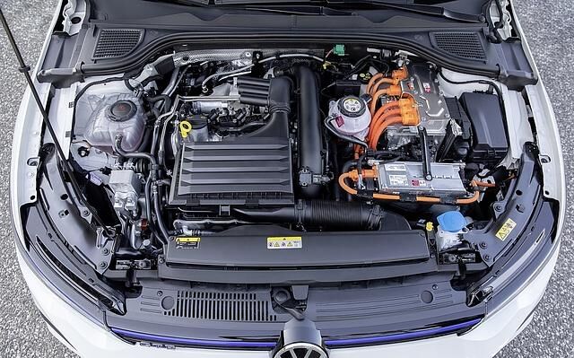VW Golf GTE 2021