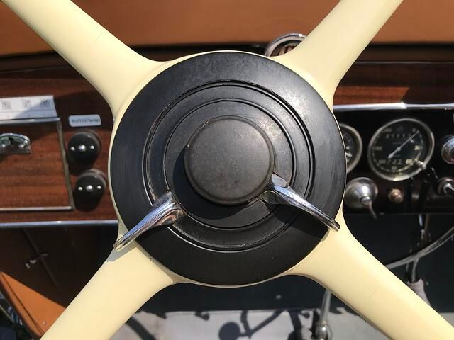 Die eigentlich noch größere Besonderheit als der Motor ist das Getriebe des Maybach DS8, bei dem handelt es sich nämlich um eine innovative Halbautomatik