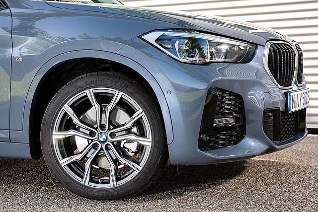 BMW gibt den durchschnittlichen Stromverbrauch mit 14,3 kWh/100 km