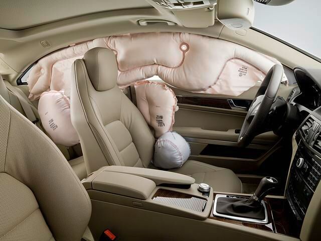 Mercedes E-Klasse von 2009 mit sieben Airbags