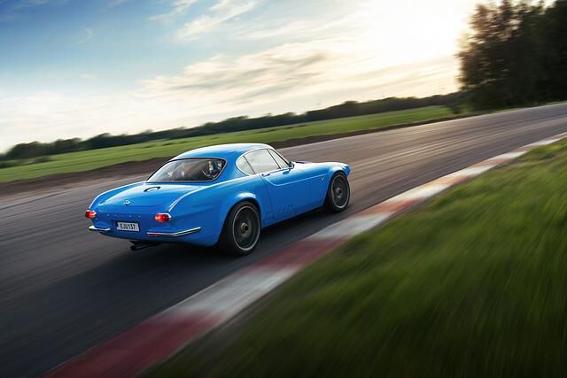 Nur 990 Kilogramm soll der über 400 PS starke P1800 von Cyan Racing wiegen