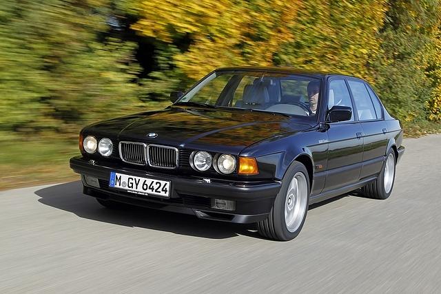BMW 750 iL - das erste Auto mit serienmäßigem Xenonlicht